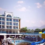 Palm World & Otel 5*