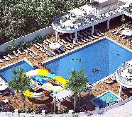 Palm World & Szálloda 5*