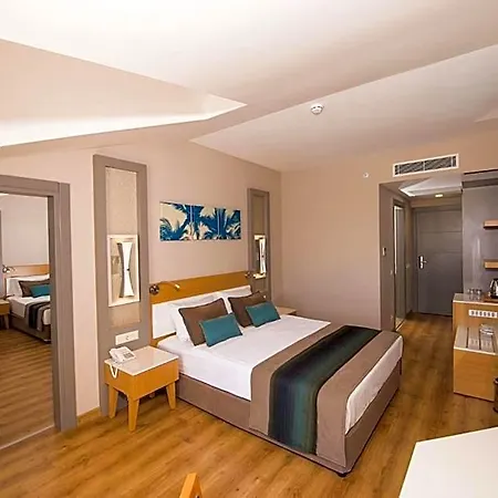 Palm World & Otel 4*