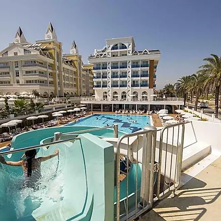 Palm World & Otel