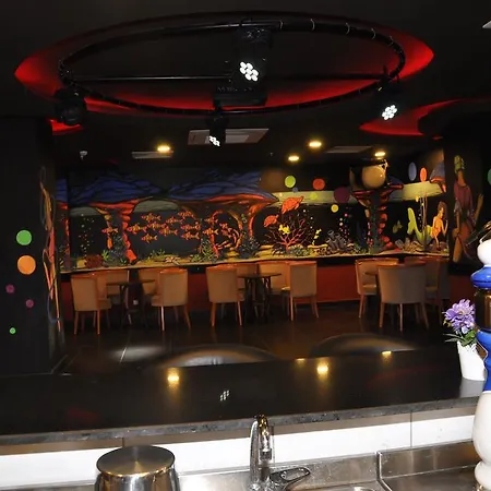 Palm World & Szálloda Side