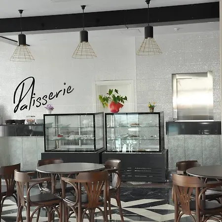 Szálloda Palm World & 5*