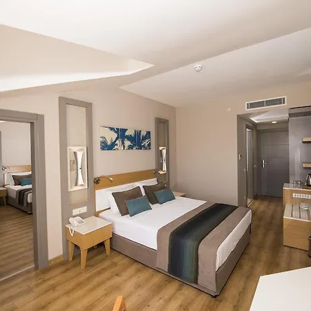 Palm World & Szálloda 5*